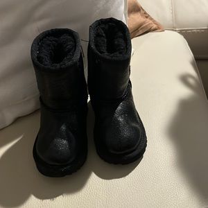 Size 6c Uggs toddler. Black glitter